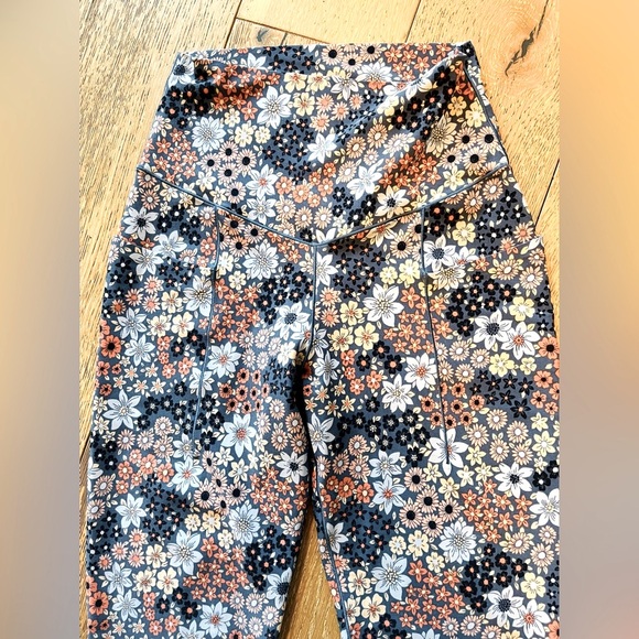 AERIE Women's Real Me Offline Yoga Pants 7/8 Legging Floral Blue SMALL - Picture 11 of 13